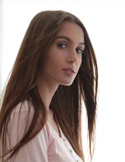 hena 22 year female call girls in Jaipur